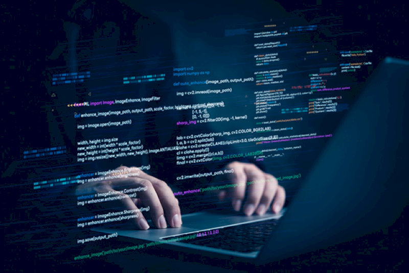 Phòng Công nghệ thông tin có nhiệm vụ đảm bảo hoạt động server của doanh nghiệp luôn ổn định