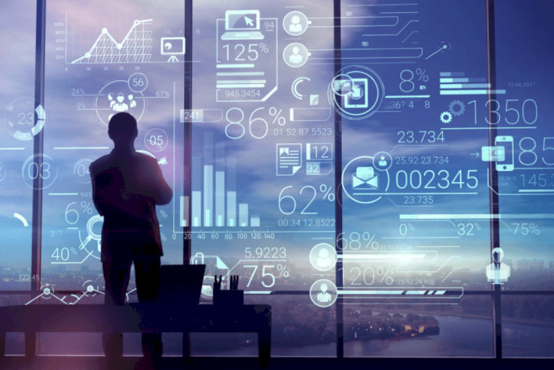 Việc ứng dụng công nghệ vào môi trường làm việc giúp doanh nghiệp vận hành hiệu quả hơn