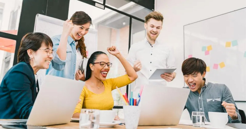 Văn hoá công sở có vai trò quan trọng giúp tăng cường sự gắn kết nhân viên, phòng ban và thúc đẩy đổi mới, sáng tạo